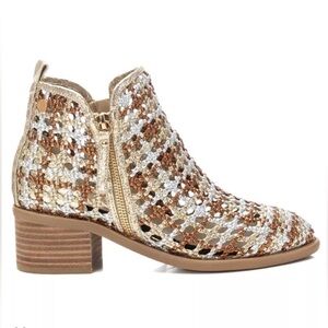 New in Box NIB XTI Braided Ankle Booties Side Zipper Metallic Gold Size 10